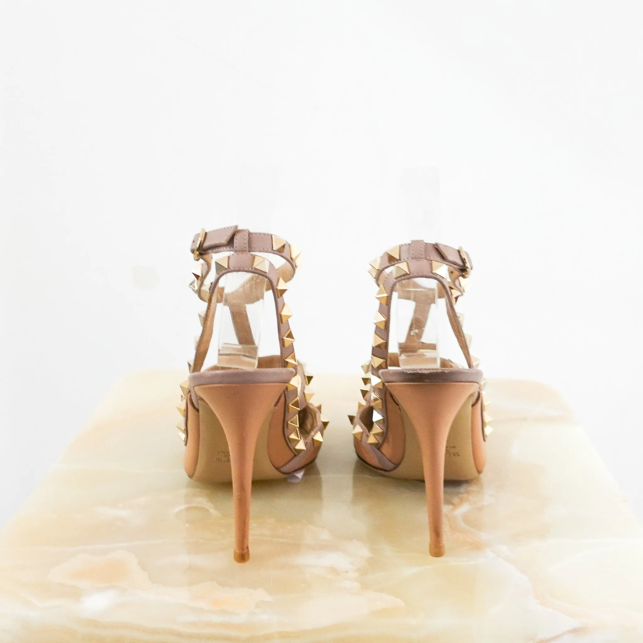 Nude pink Rockstud pointed toe heel RRP £900